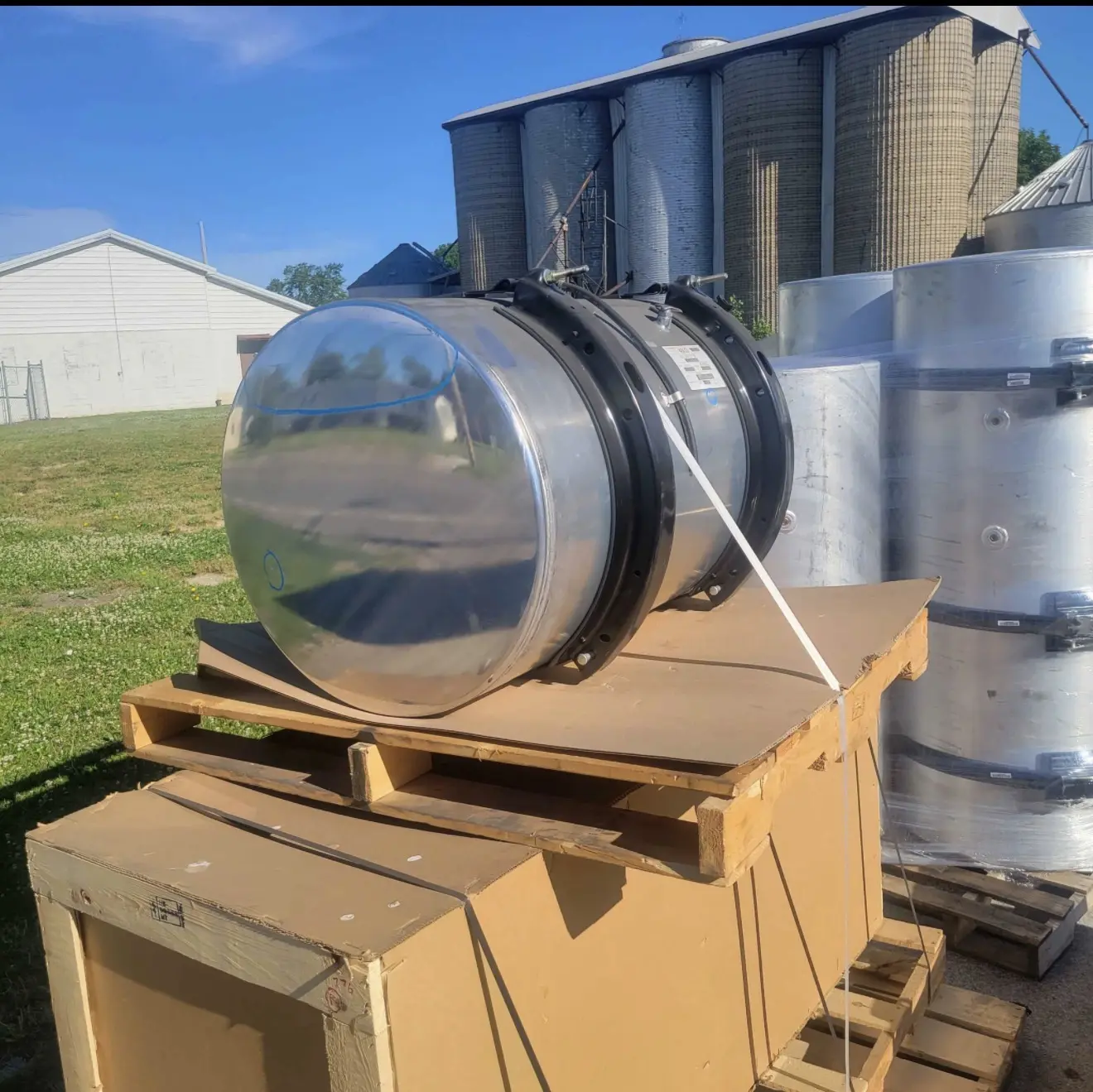 Fuel Tanks $600